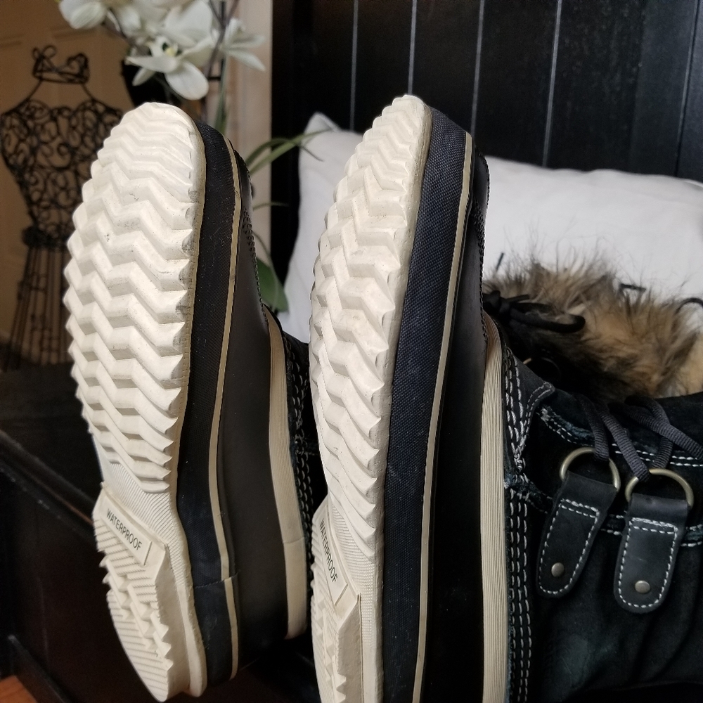 Waterproof Boots - Picture 7 of 7
